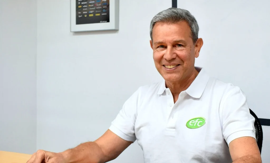 Colaborador de EFC con polo institucional.